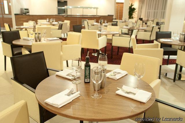 Holiday Inn Derby Riverlights By Ihg Ресторант снимка